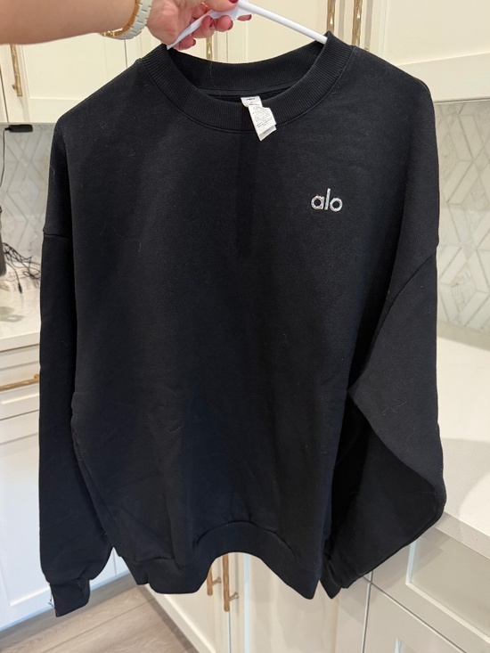 ALO Yoga Tops - Alo Yoga Accolade Crewneck Pullover/Sweatshirt, Black, M